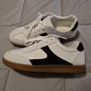 Stylish White and Black Womens 8.5 Sneakers